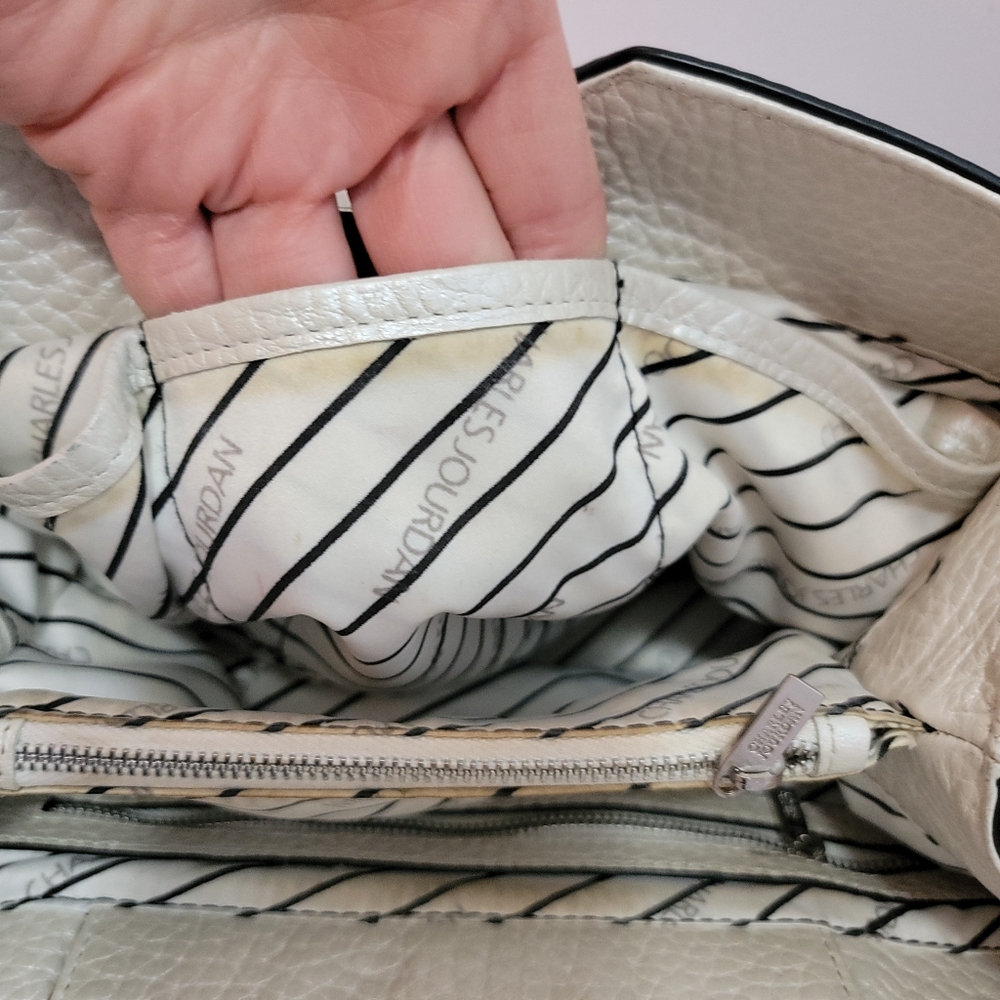 Charles Jourdan White Pearl Pebble Leather Purse - Picture 12 of 16